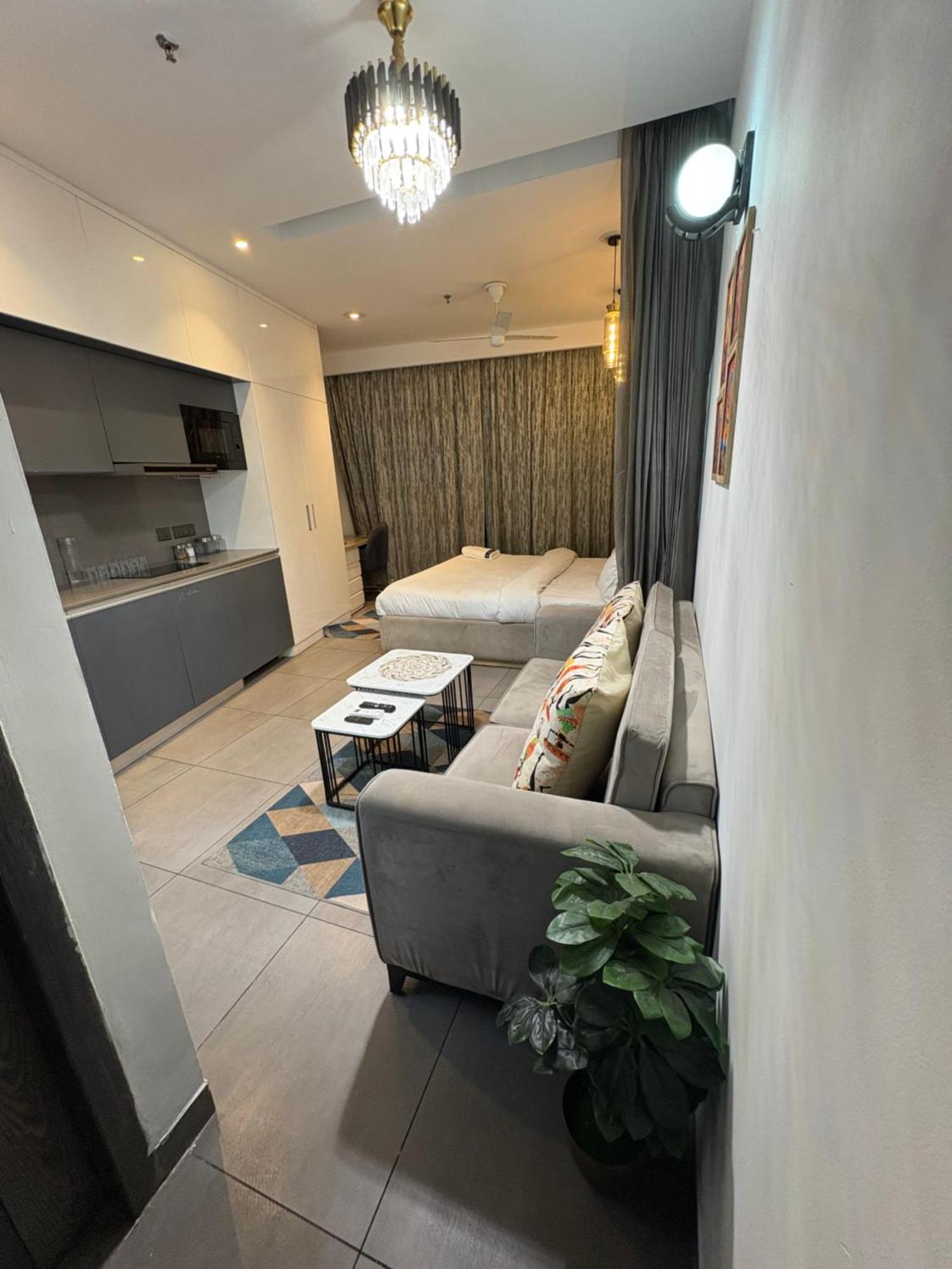 The Moon Apartment New Delhi